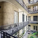 Bpr Scandi Home - Designer Apt At Kiraly Street With Ac
